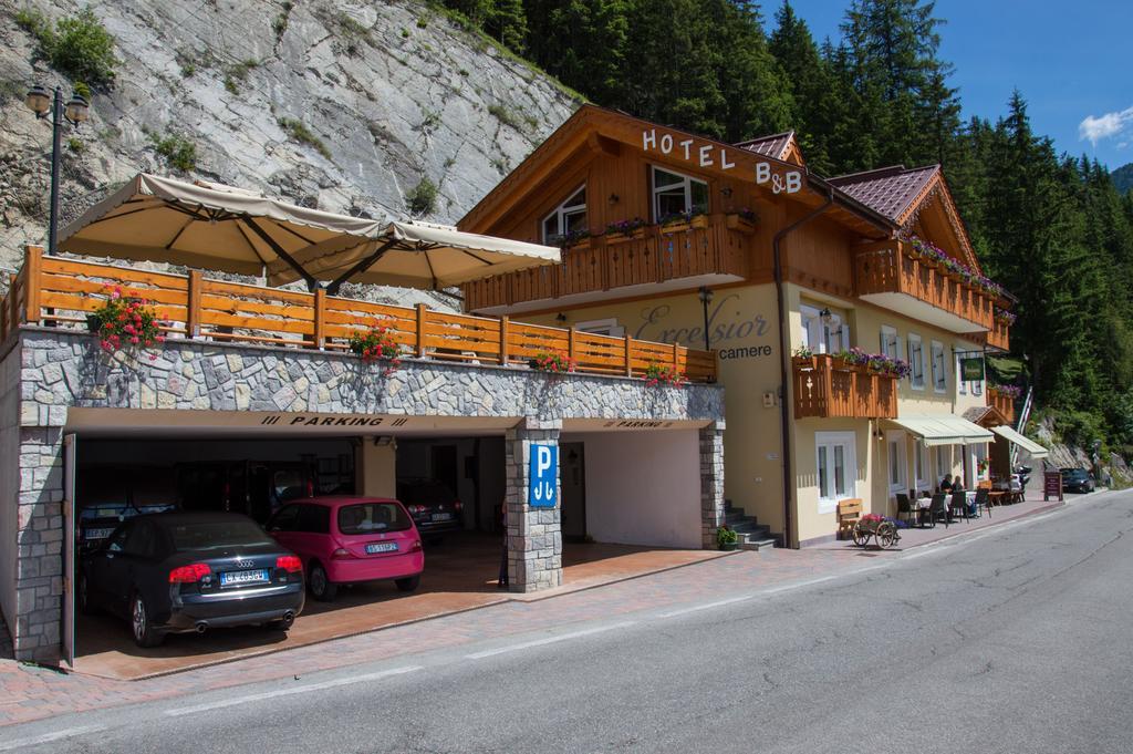 Hotel Garni Excelsior Livinallongo Del Col Di Lana Exterior foto